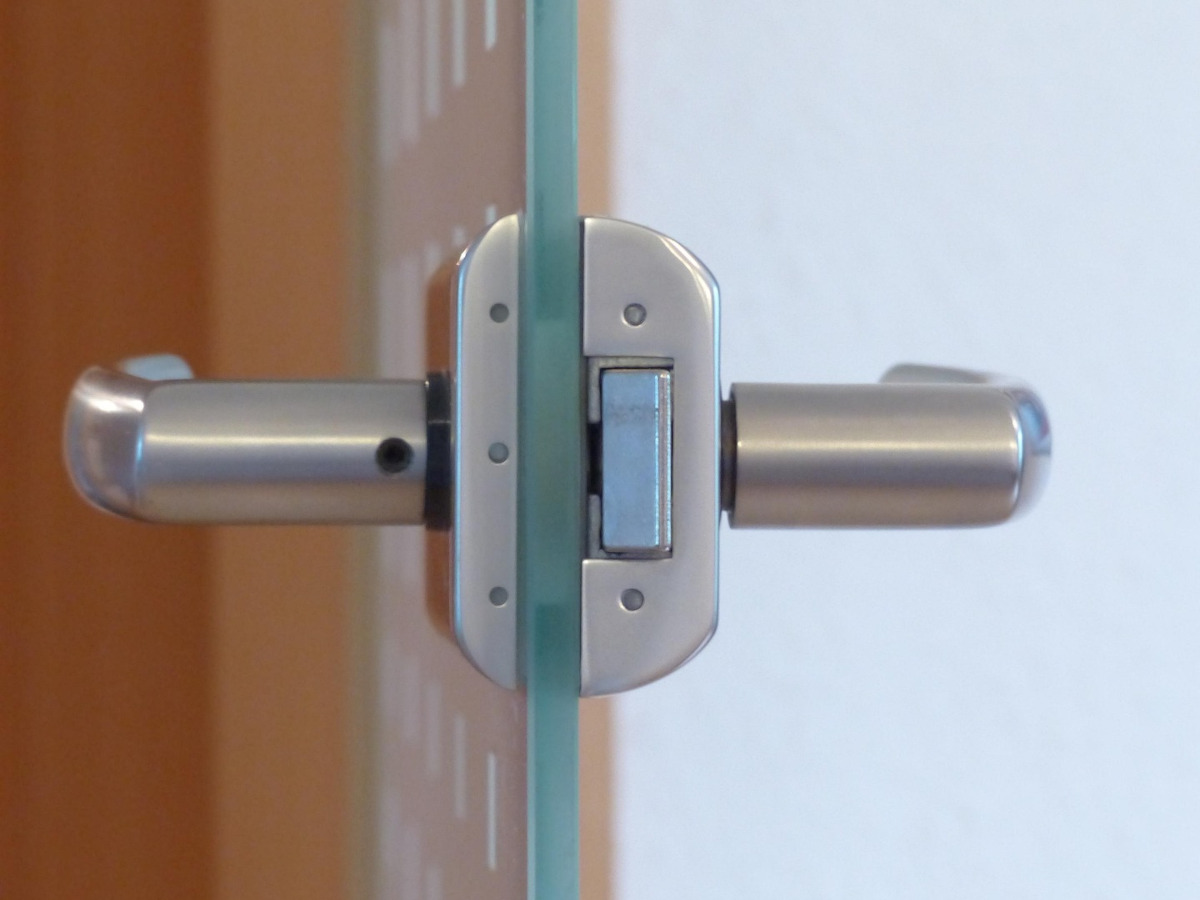 Come Scegliere le Migliori Maniglie Olivari per Porte Moderne e Classiche